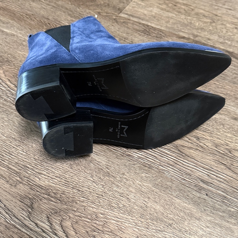 Marc Fisher Yale Pointy Toe Bootie with Metal Detail in Dark Blue Suede — Size 7 - Picture 5 of 5